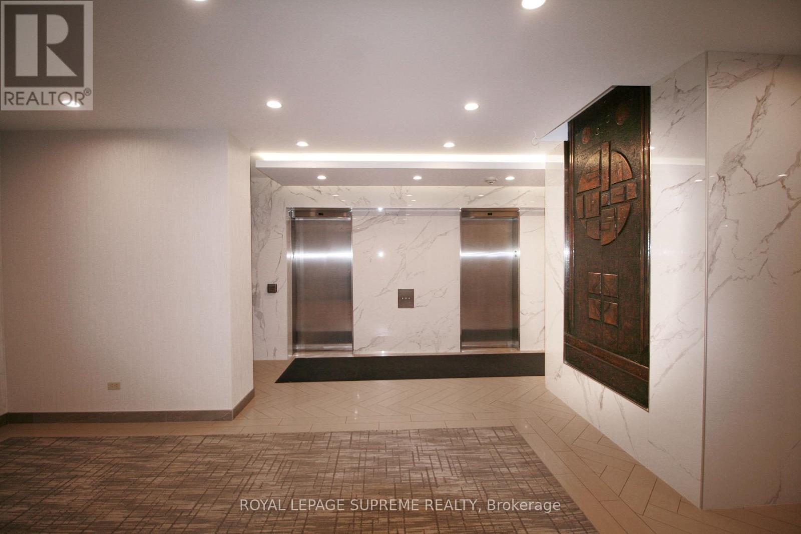 Elevators - 107 - 270 Scarlett Road, Toronto, ON - Indoor Photo Showing Other Room