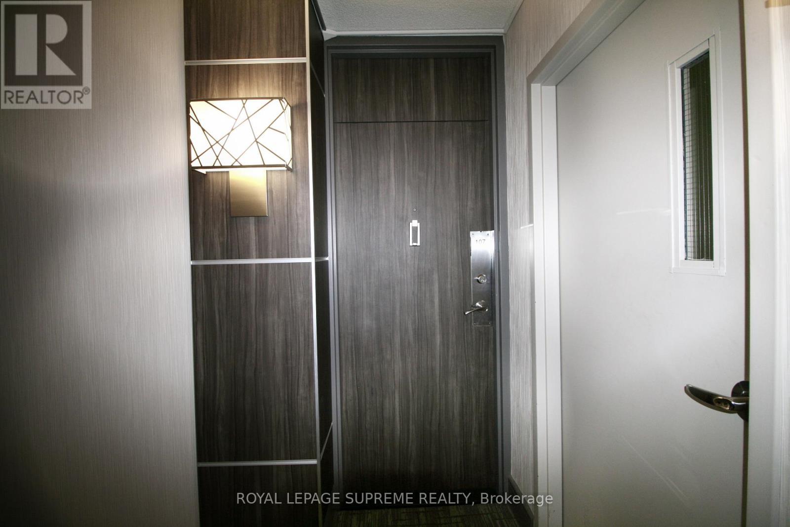 Unit 107 - 107 - 270 Scarlett Road, Toronto, ON - Indoor