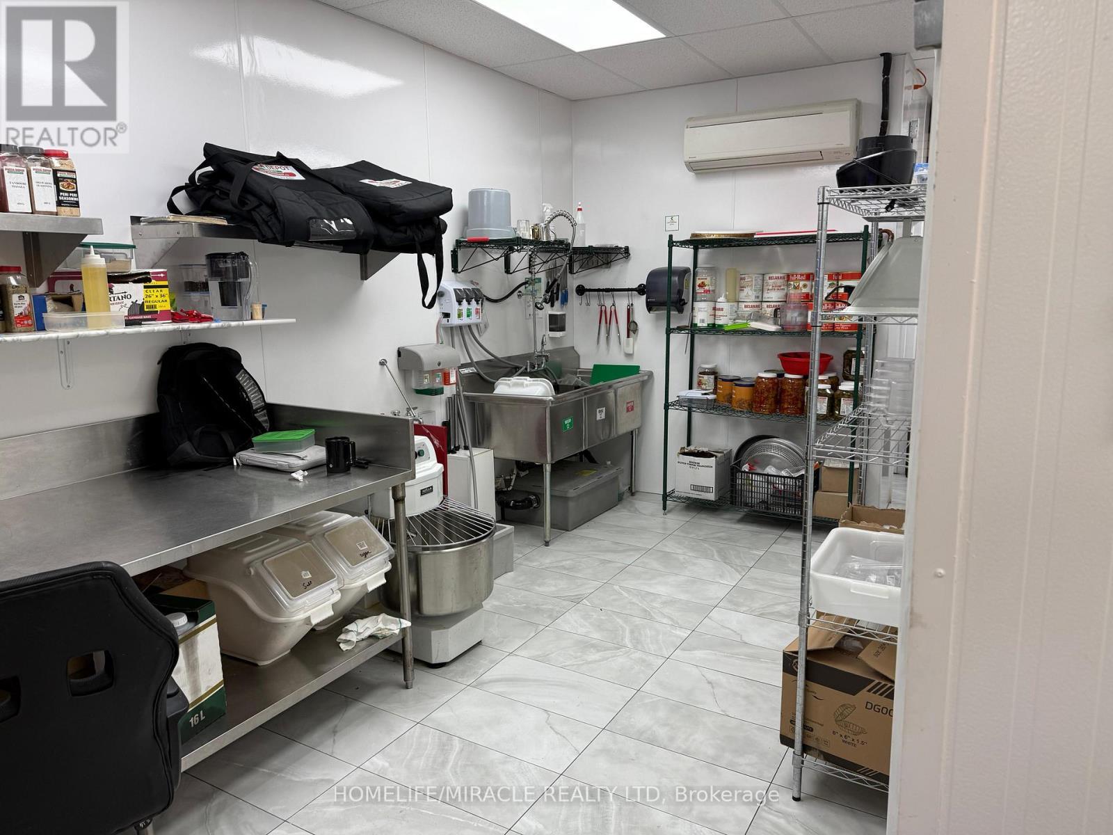 1016 King Street E, Hamilton, ON