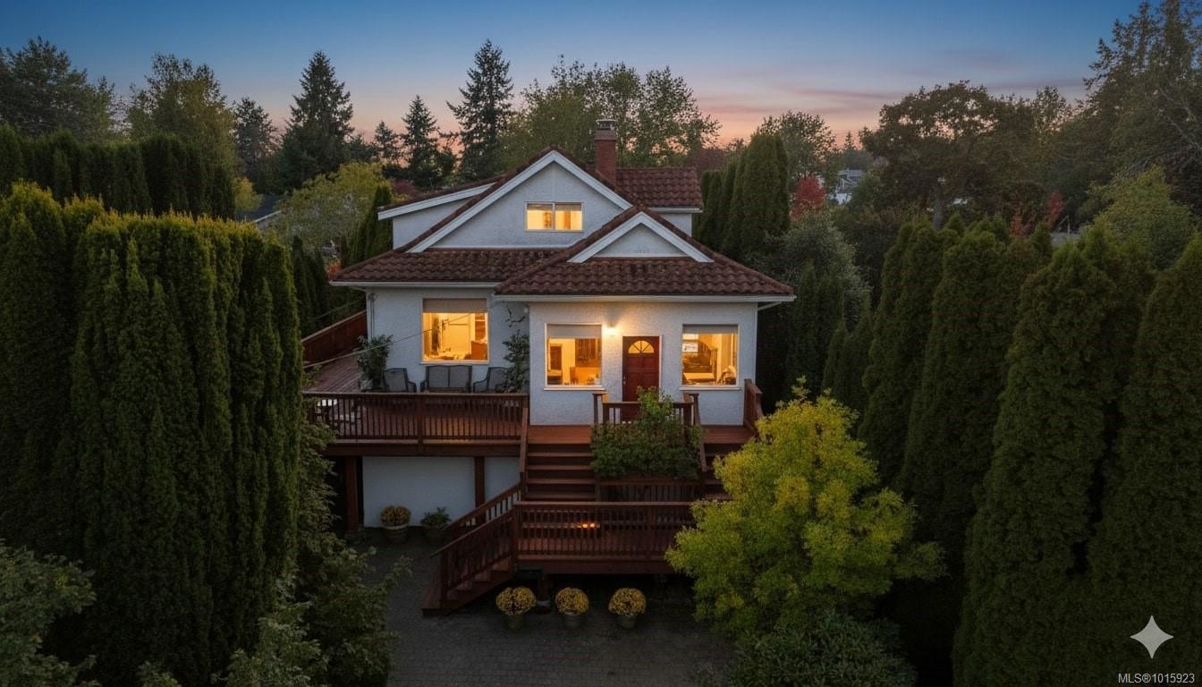 1295 Santa Rosa Ave, Saanich, BC