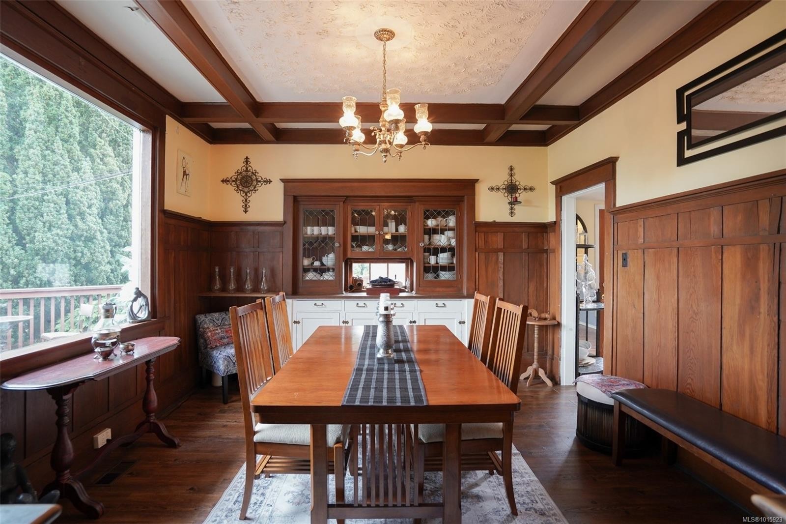 1295 Santa Rosa Ave, Saanich, BC