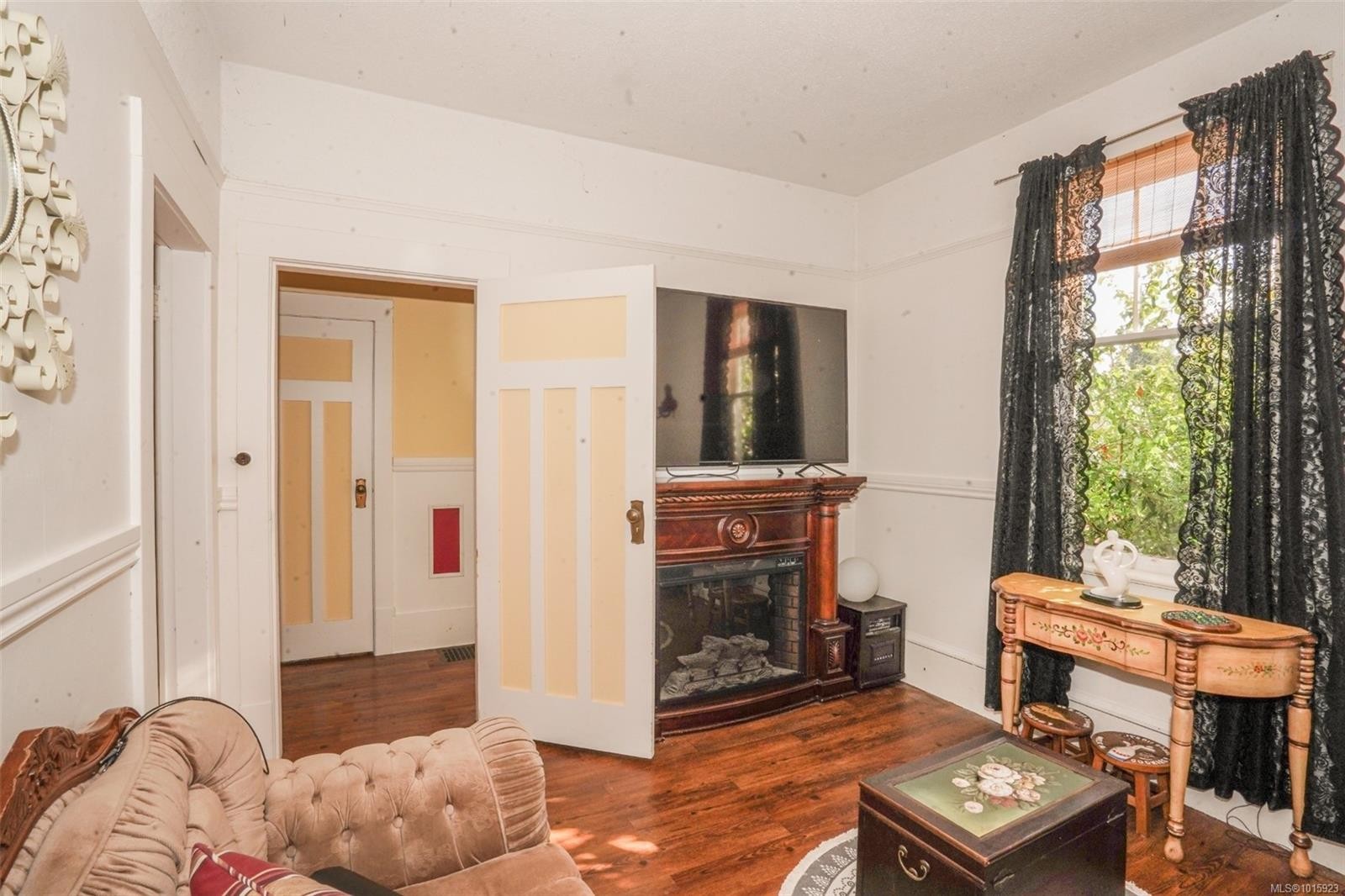 1295 Santa Rosa Ave, Saanich, BC