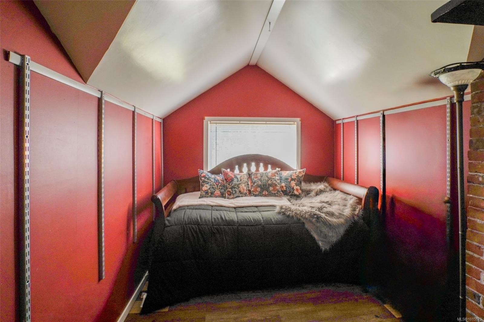 1295 Santa Rosa Ave, Saanich, BC