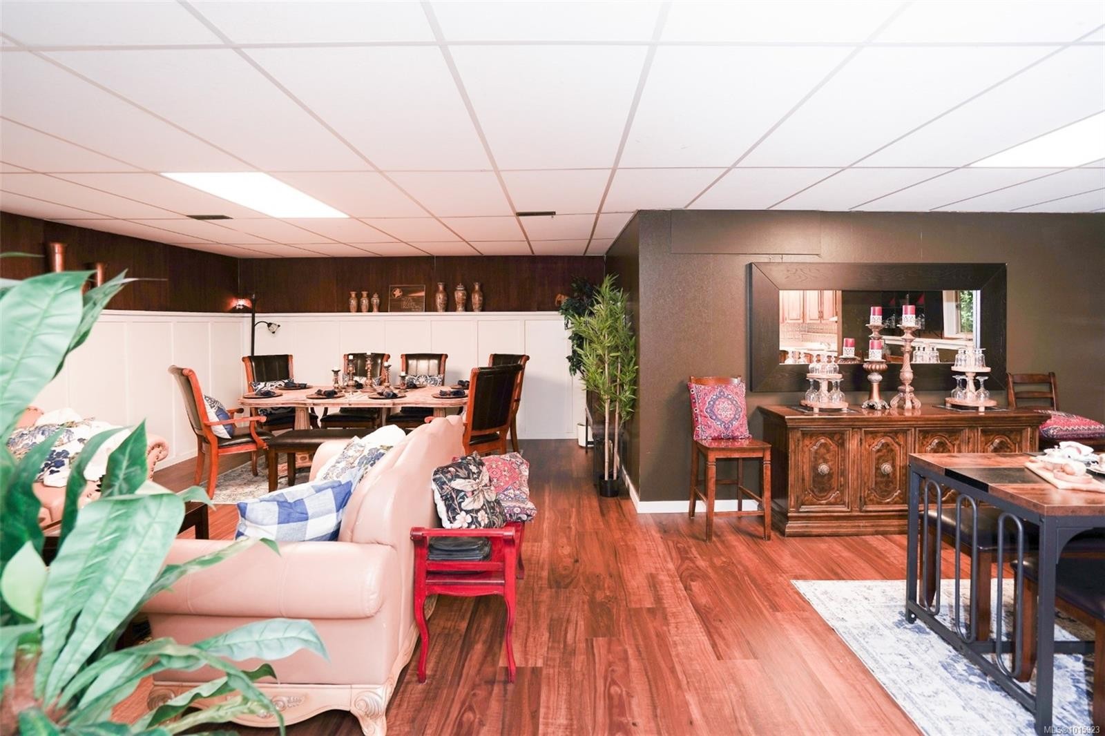 1295 Santa Rosa Ave, Saanich, BC