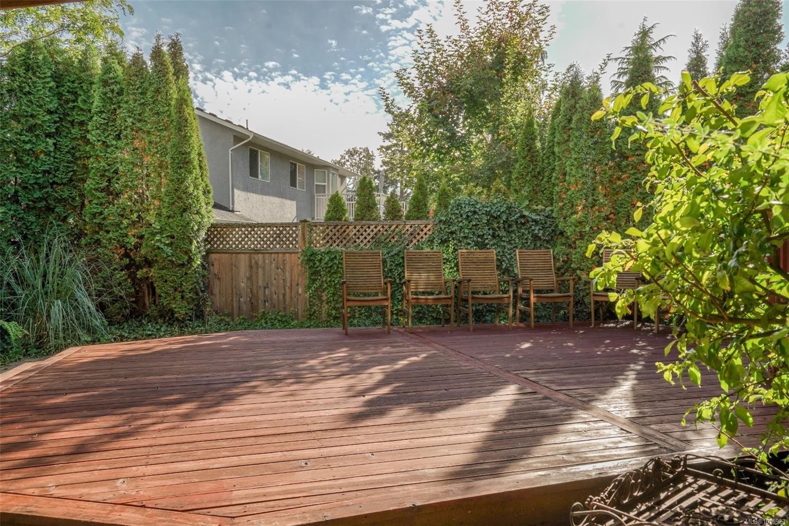 1295 Santa Rosa Ave, Saanich, BC