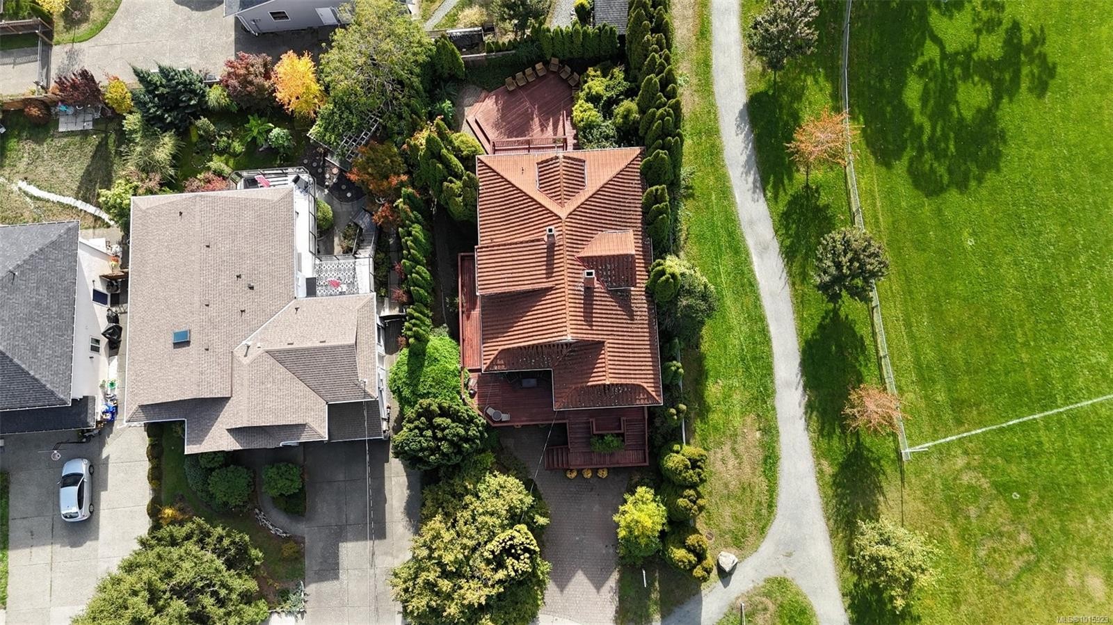 1295 Santa Rosa Ave, Saanich, BC