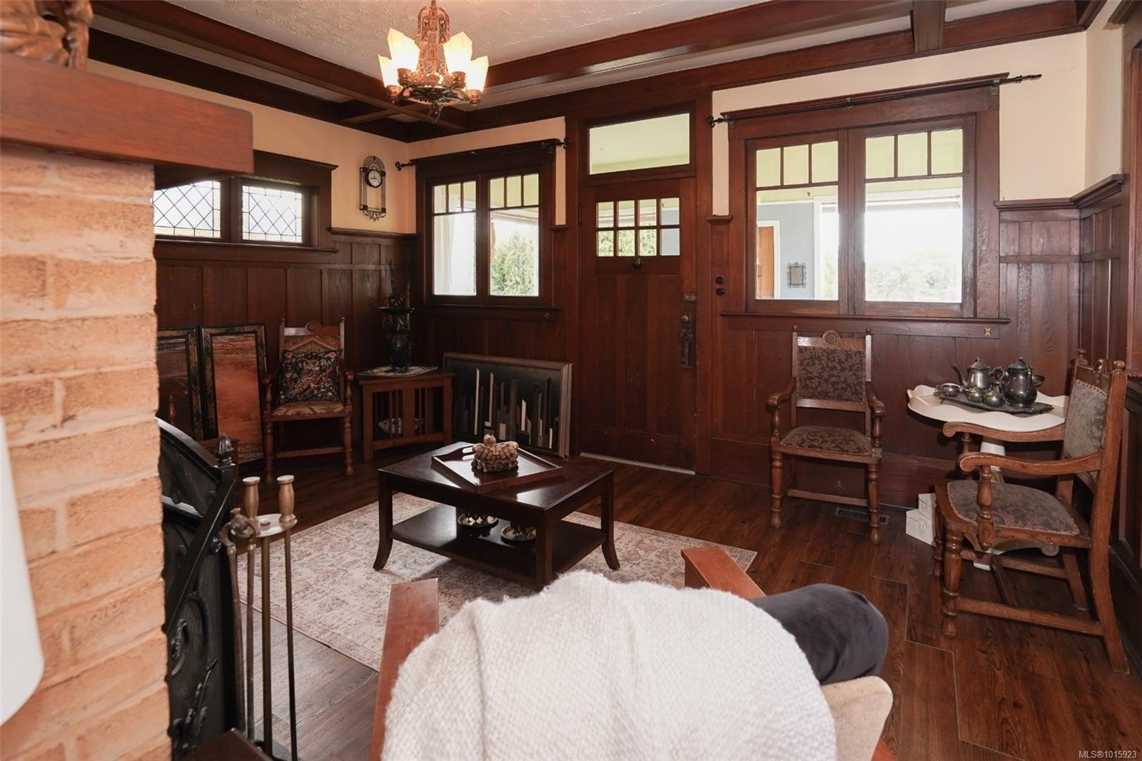 1295 Santa Rosa Ave, Saanich, BC