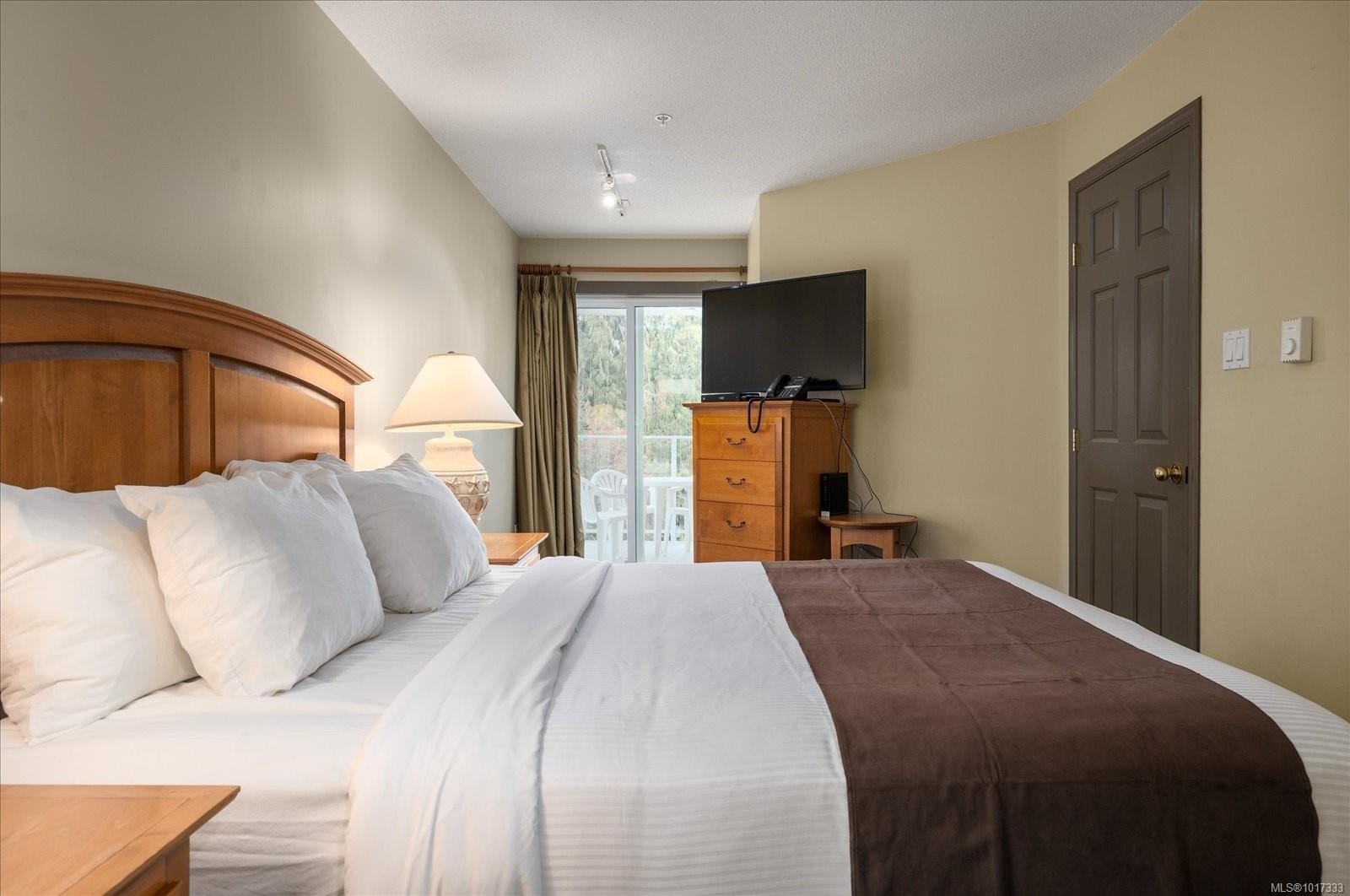 720-1600 Stroulger Rd, Nanoose Bay, BC - Indoor Photo Showing Bedroom