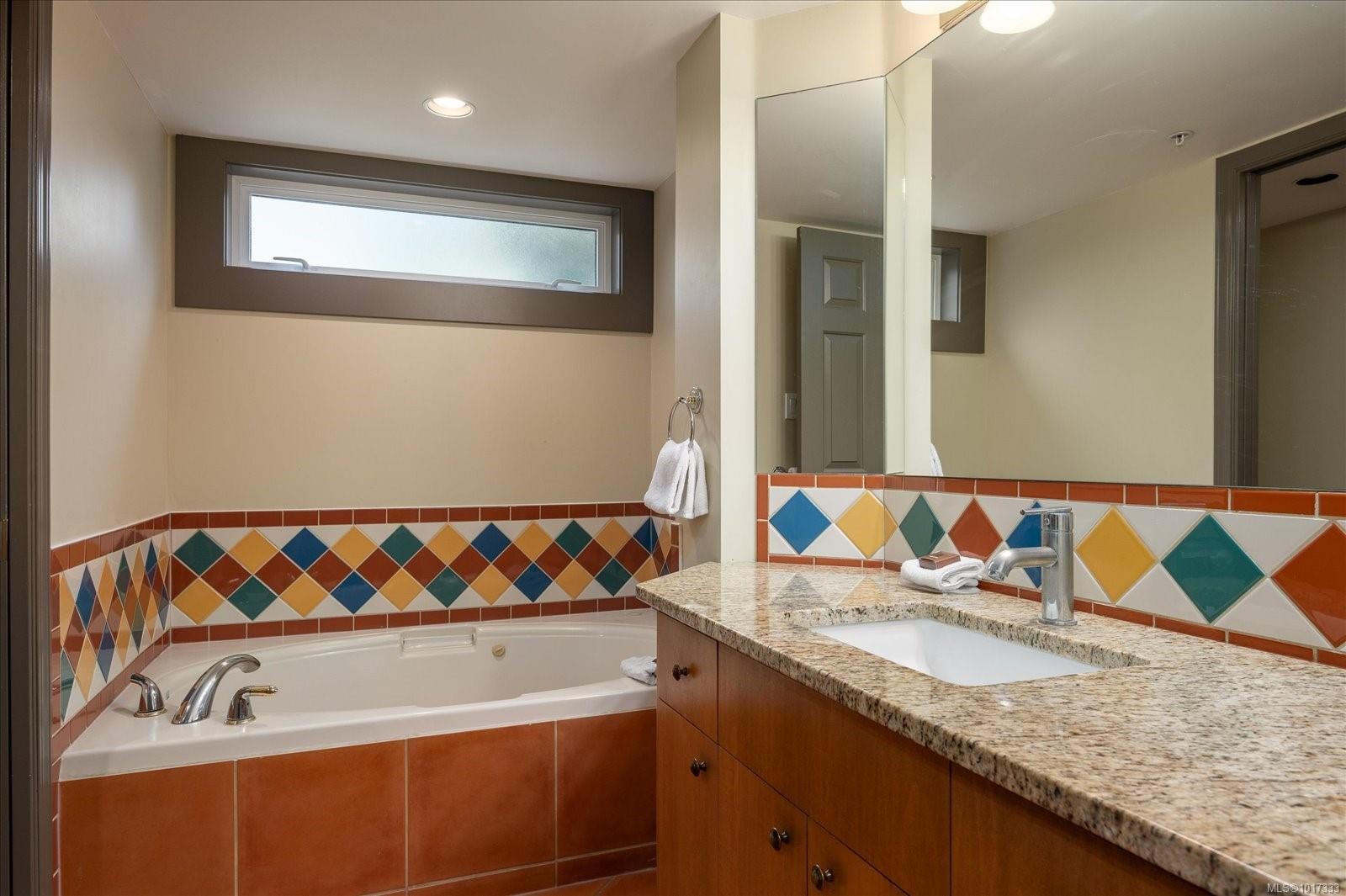 720-1600 Stroulger Rd, Nanoose Bay, BC - Indoor Photo Showing Bathroom