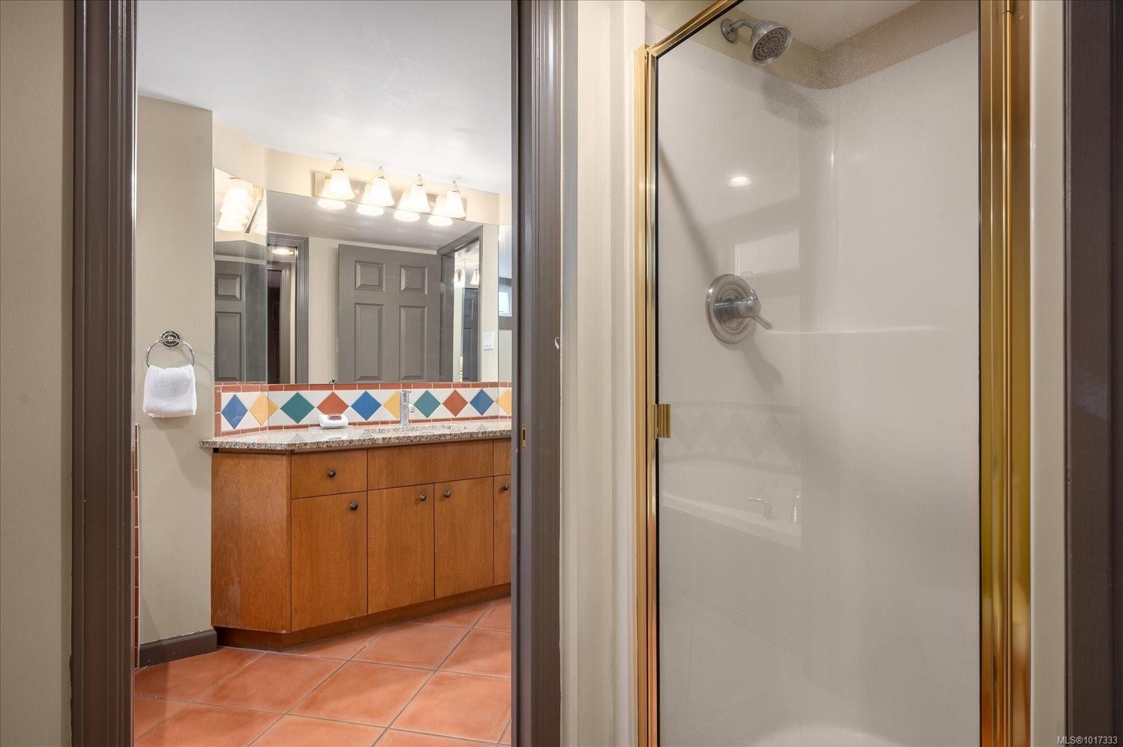 720-1600 Stroulger Rd, Nanoose Bay, BC - Indoor Photo Showing Bathroom
