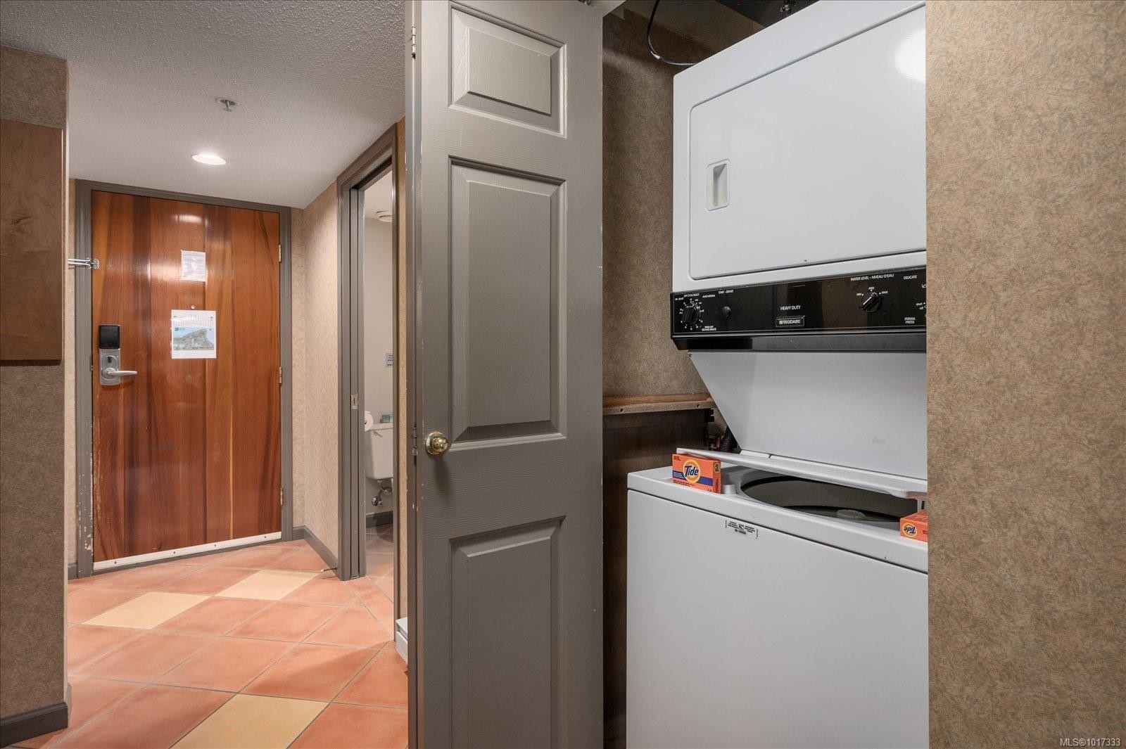 720-1600 Stroulger Rd, Nanoose Bay, BC - Indoor Photo Showing Laundry Room