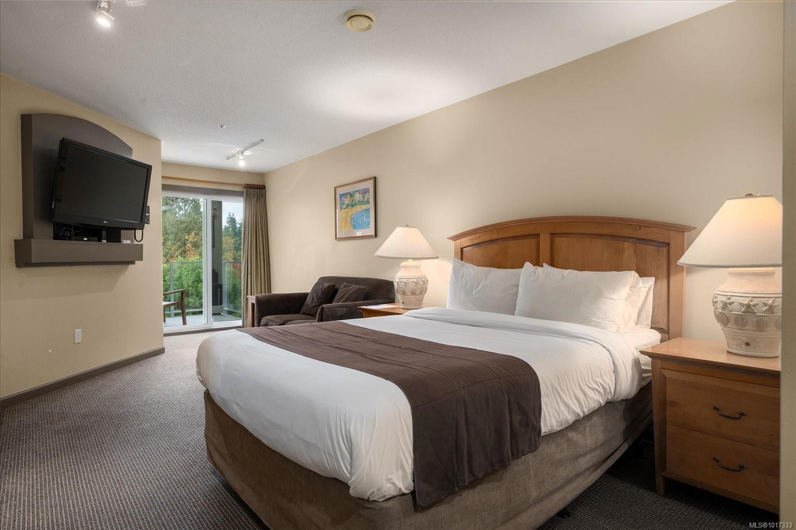 720-1600 Stroulger Rd, Nanoose Bay, BC - Indoor Photo Showing Bedroom