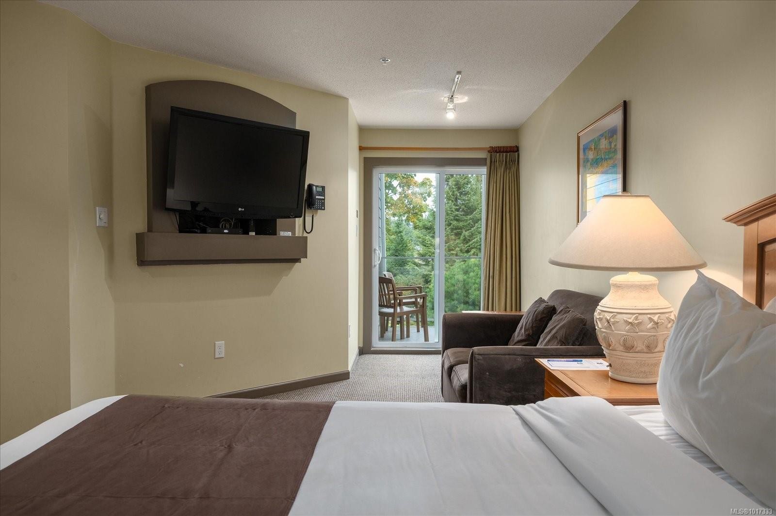 720-1600 Stroulger Rd, Nanoose Bay, BC - Indoor