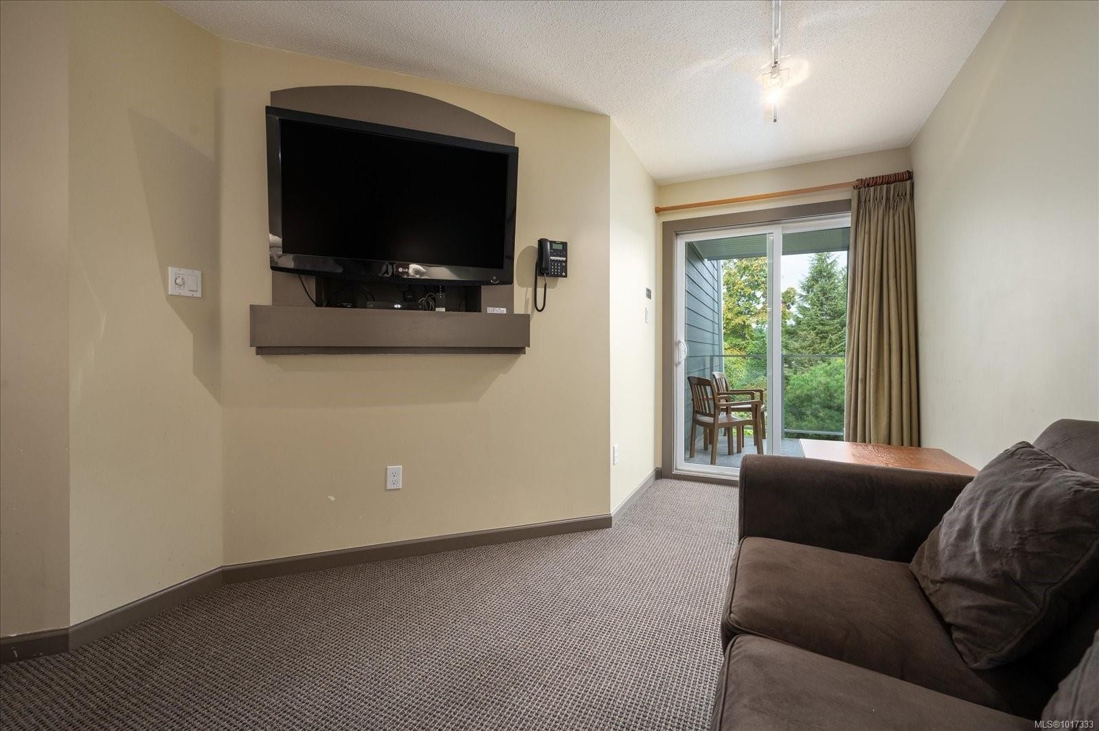 720-1600 Stroulger Rd, Nanoose Bay, BC - Indoor