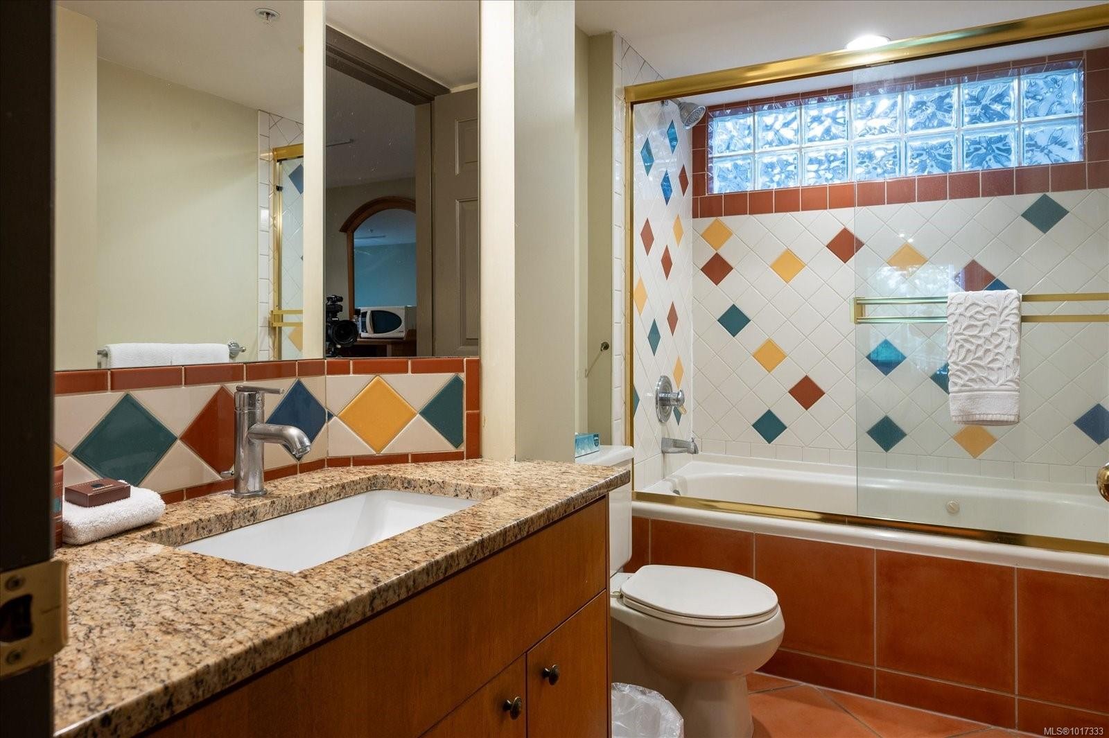 720-1600 Stroulger Rd, Nanoose Bay, BC - Indoor Photo Showing Bathroom