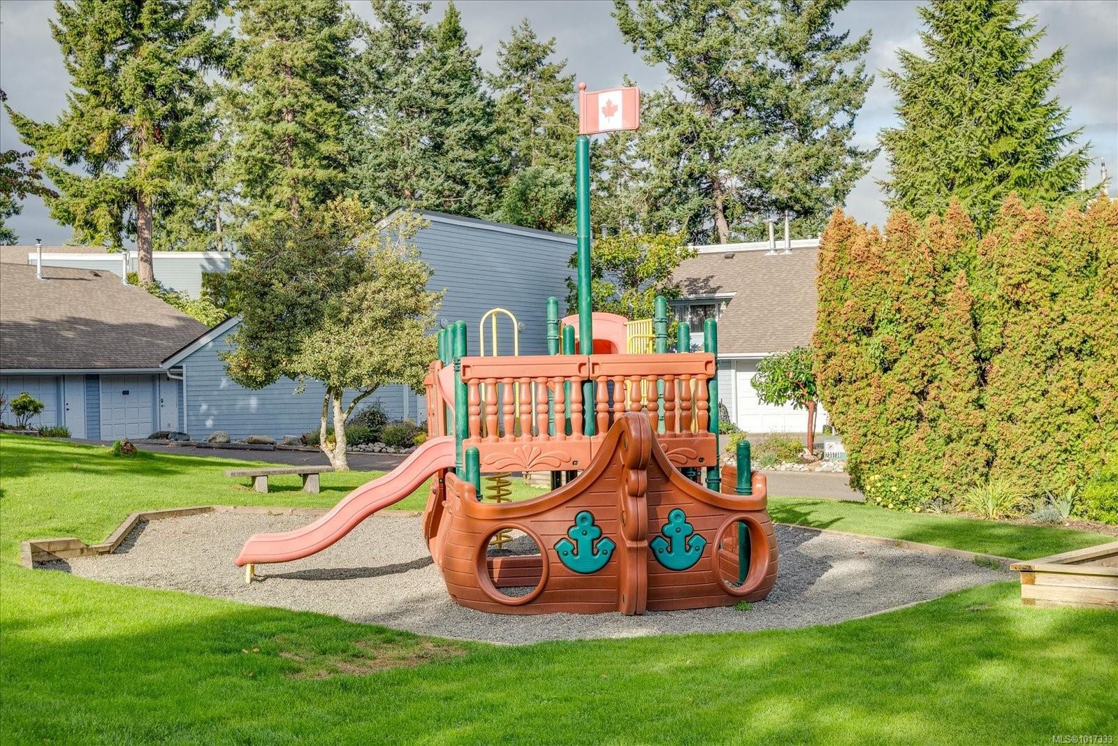 720-1600 Stroulger Rd, Nanoose Bay, BC - Outdoor