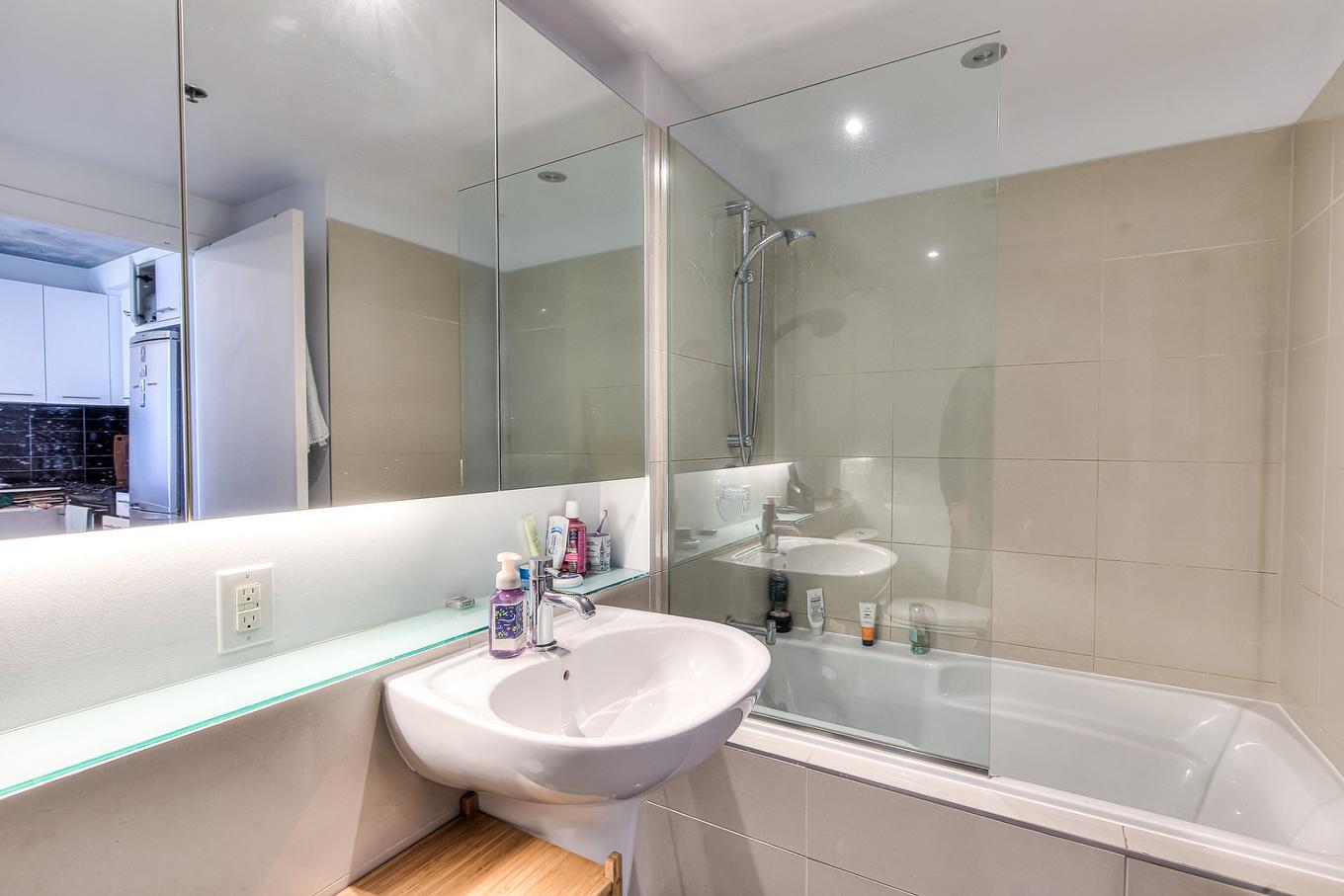 Bathroom - 1149-1414 Rue Chomedey, Montréal (Ville-Marie), QC - Indoor Photo Showing Bathroom