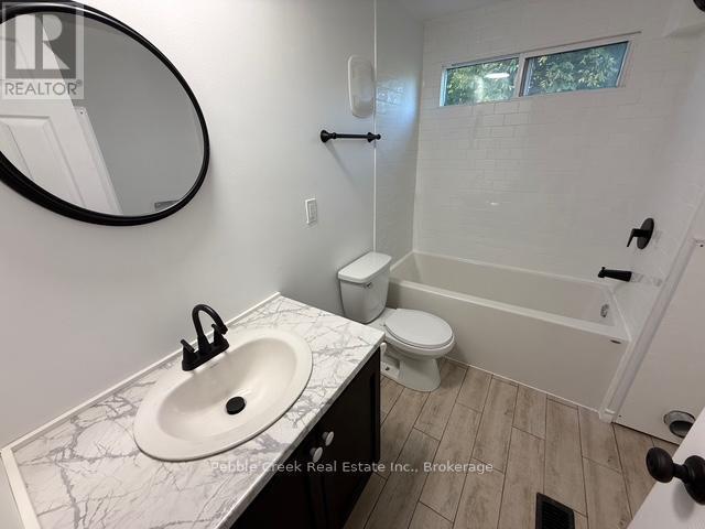1 - 40201 Vanastra Road, Huron East (Vanastra), ON - Indoor Photo Showing Bathroom