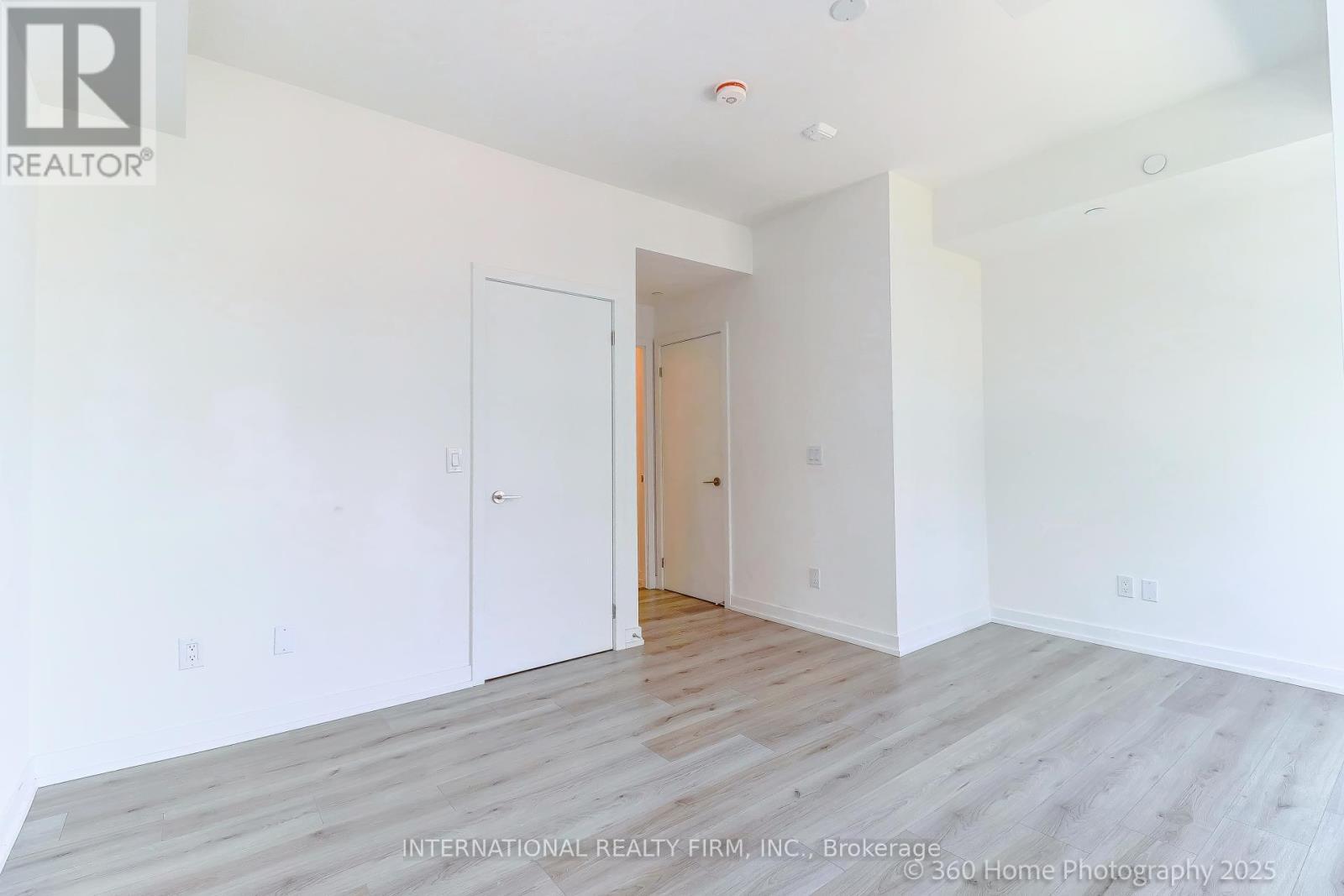 12 - 851 Sheppard Avenue W, Toronto, ON - Indoor Photo Showing Other Room