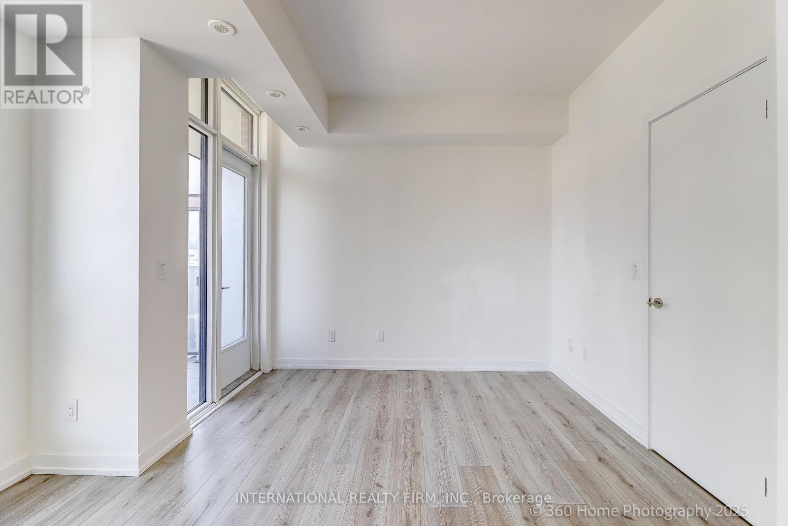 12 - 851 Sheppard Avenue W, Toronto, ON - Indoor Photo Showing Other Room