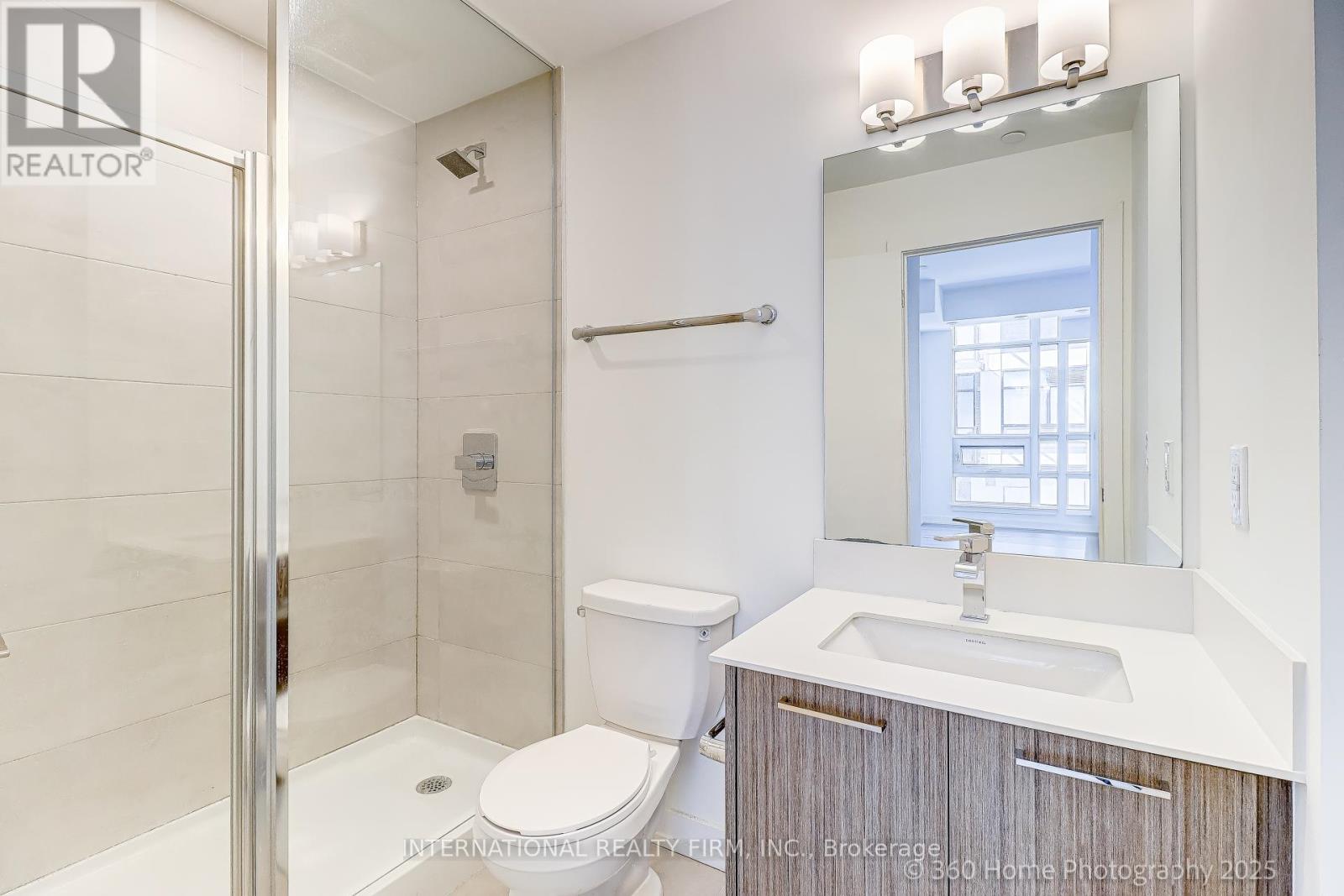 12 - 851 Sheppard Avenue W, Toronto, ON - Indoor Photo Showing Bathroom
