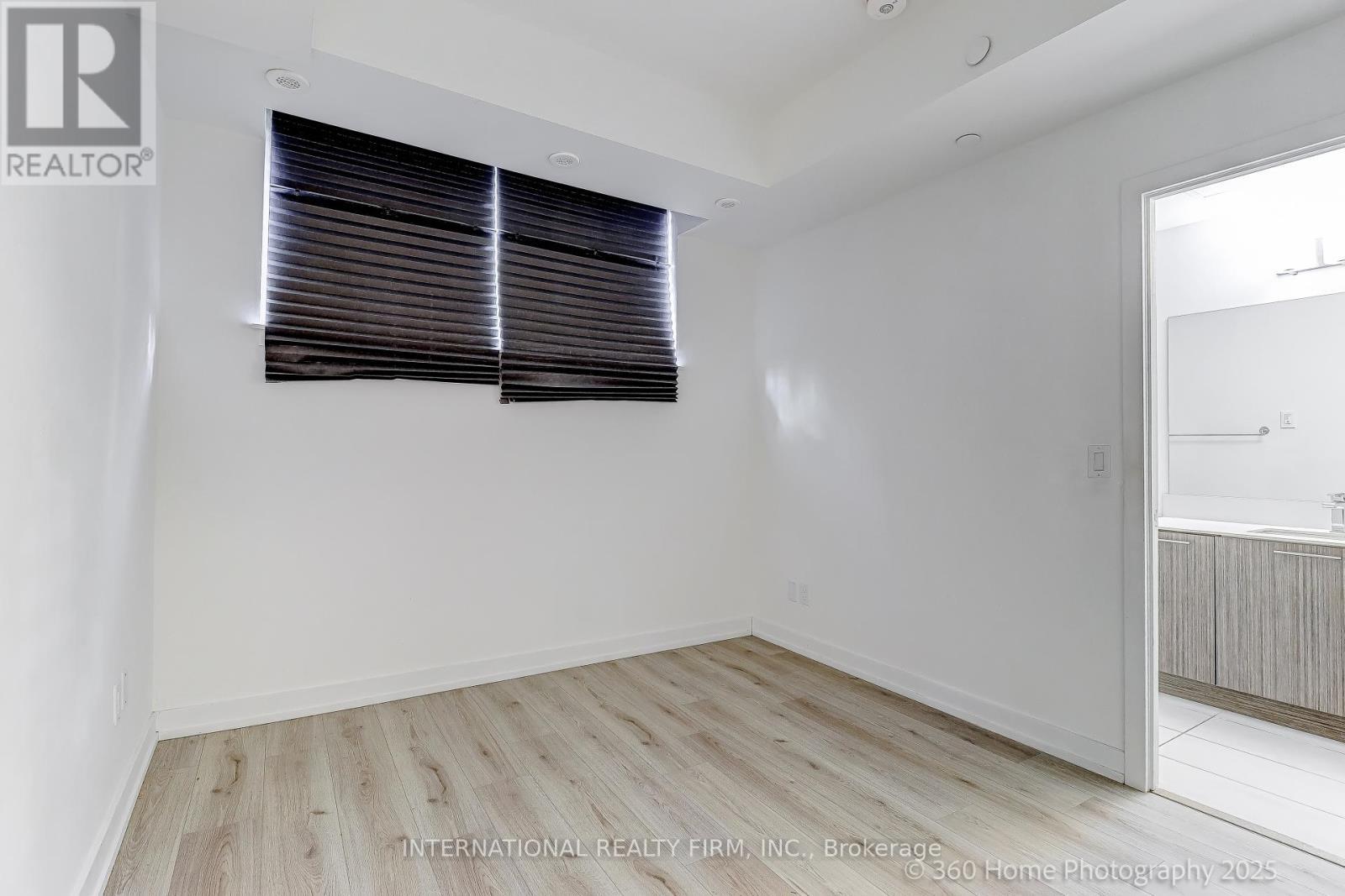 12 - 851 Sheppard Avenue W, Toronto, ON - Indoor Photo Showing Other Room