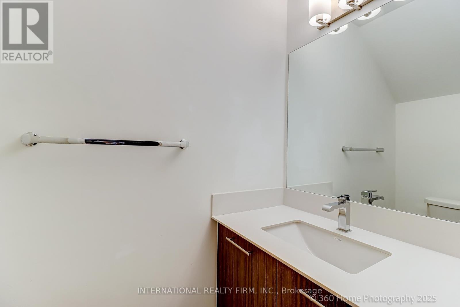 12 - 851 Sheppard Avenue W, Toronto, ON - Indoor Photo Showing Bathroom