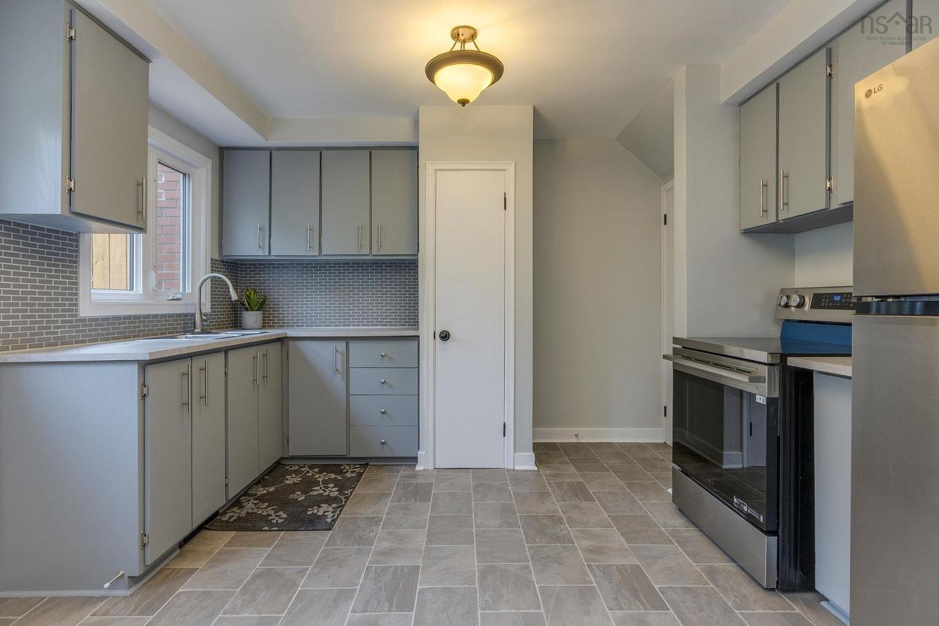 19-19 A Westwood Drive, Dartmouth, NS