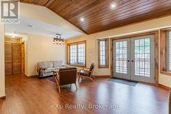 Spacious upper floor -