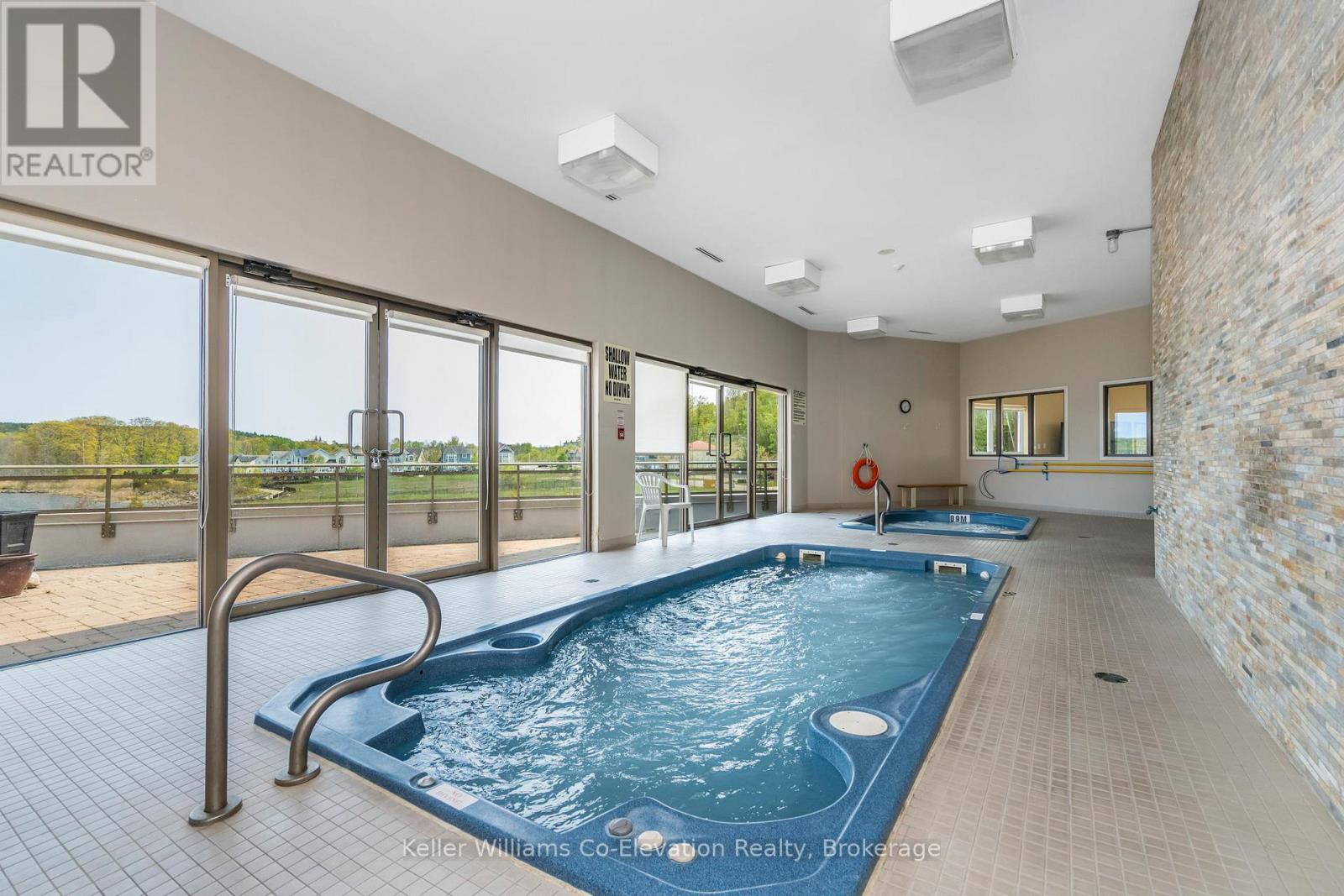 Endless Pool - Lph01 - 699 Aberdeen Boulevard, Midland, ON - Indoor Photo Showing Other Room With In Ground Pool