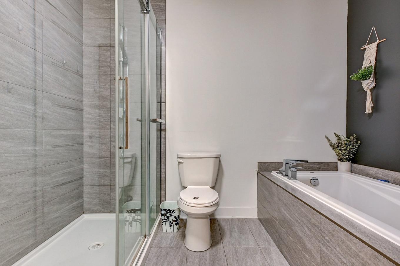 Salle de bains - 13570 - 13574 Rue Du Grenache, Mirabel, QC - Indoor Photo Showing Bathroom