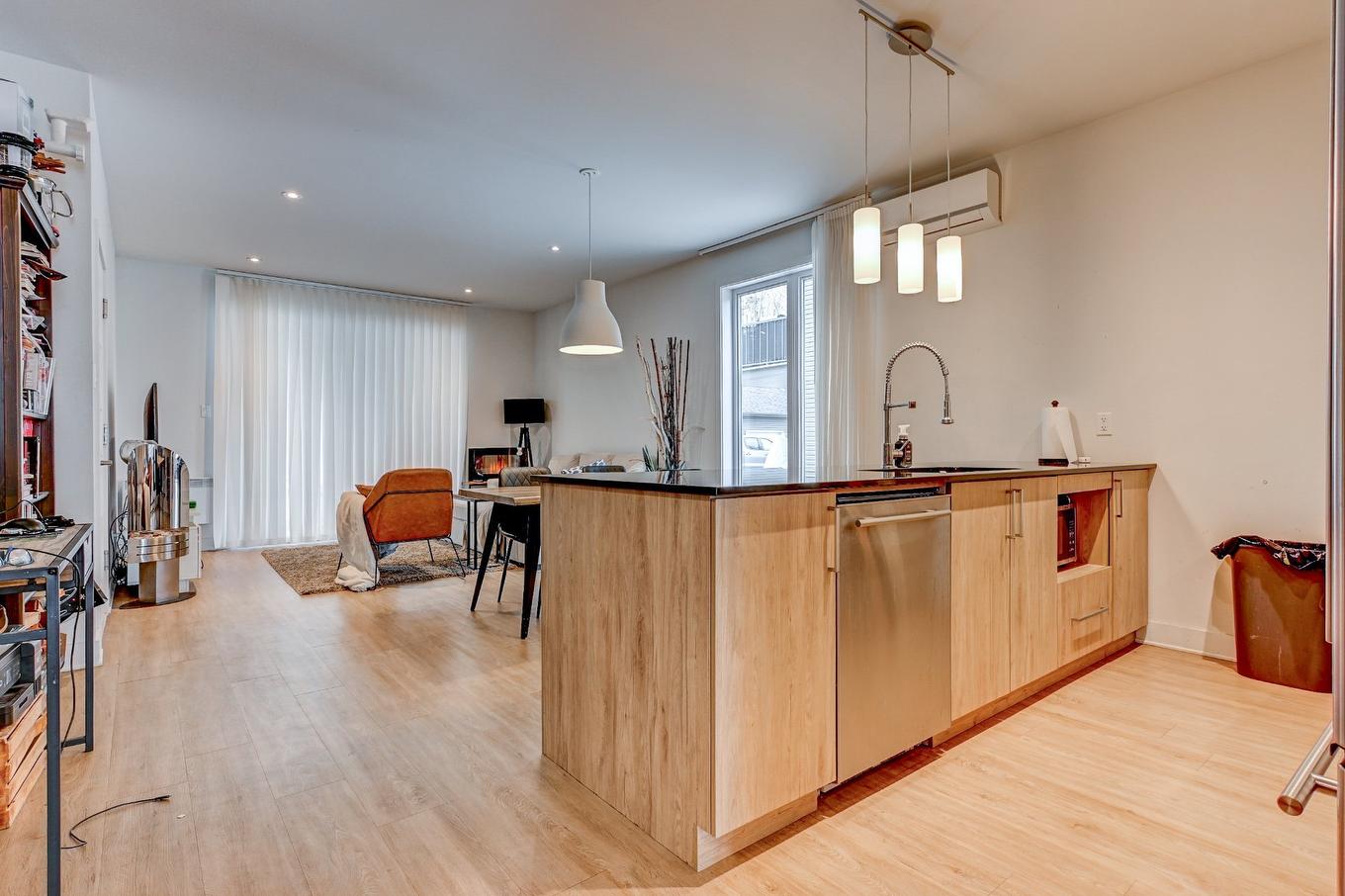 Cuisine - 13570 - 13574 Rue Du Grenache, Mirabel, QC - Indoor Photo Showing Other Room