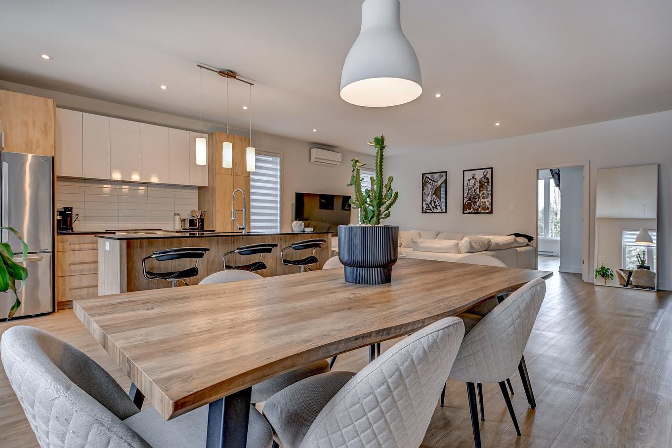 Salle à manger - 13570 - 13574 Rue Du Grenache, Mirabel, QC - Indoor Photo Showing Dining Room