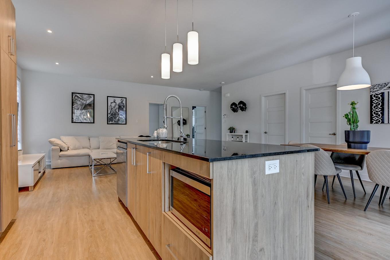 Cuisine - 13570 - 13574 Rue Du Grenache, Mirabel, QC - Indoor