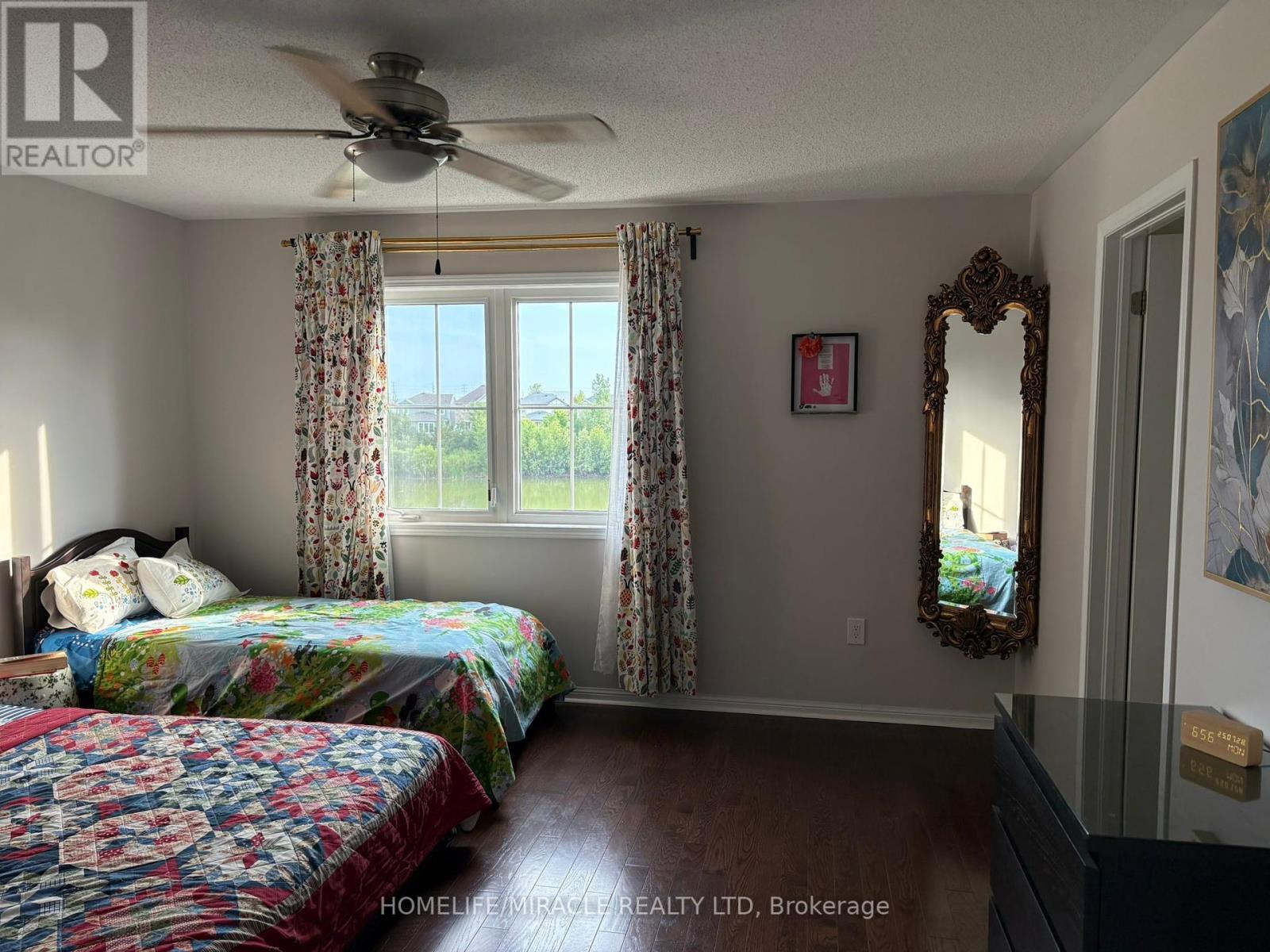 422 Cavanagh Lane, Milton, ON - Indoor Photo Showing Bedroom