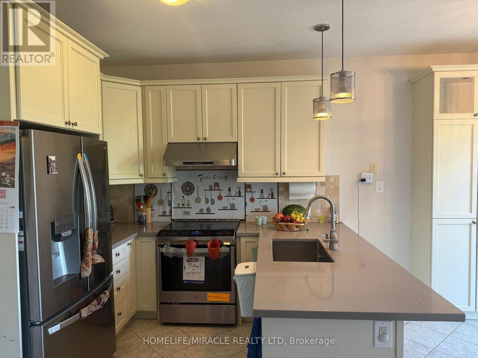 422 Cavanagh Lane, Milton, ON - Indoor Photo Showing Kitchen