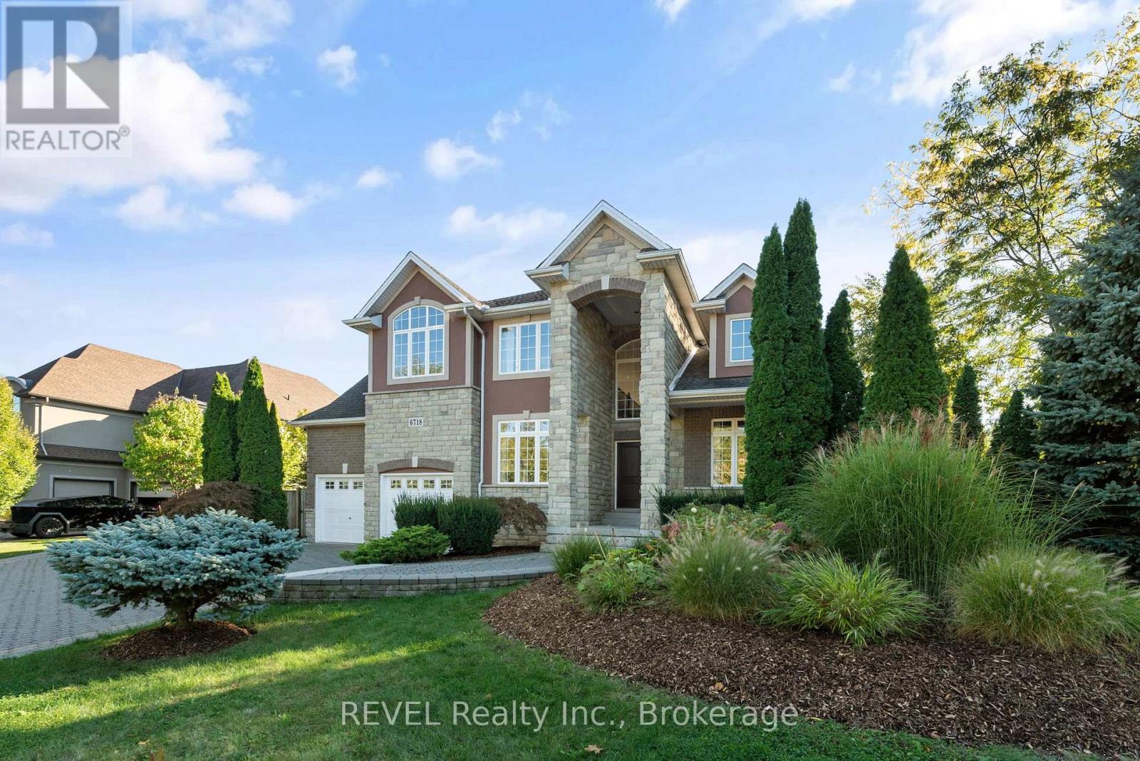 6718 Domenic Crescent, Niagara Falls (Stamford), ON - Outdoor With Facade