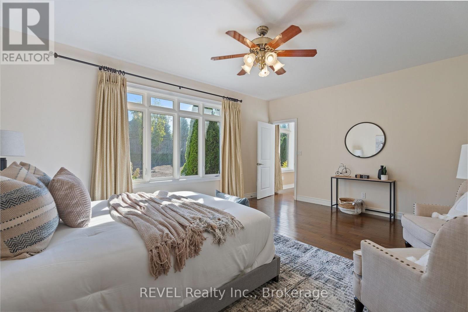 6718 Domenic Crescent, Niagara Falls (Stamford), ON - Indoor Photo Showing Bedroom
