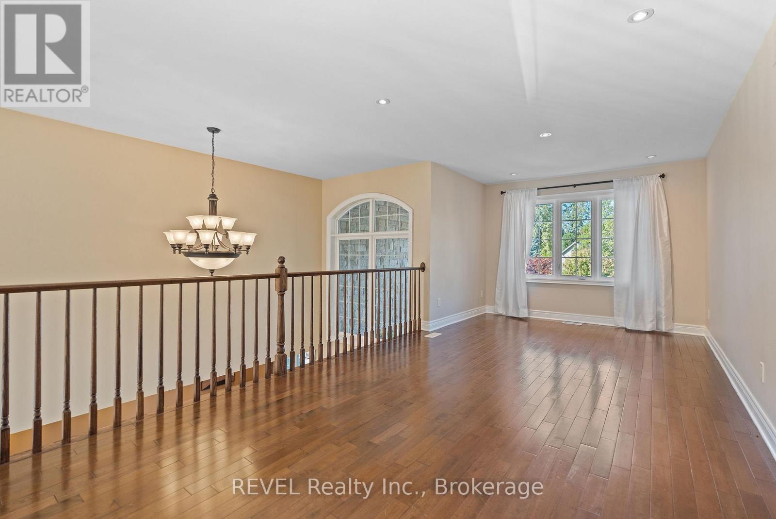 6718 Domenic Crescent, Niagara Falls (Stamford), ON - Indoor Photo Showing Other Room