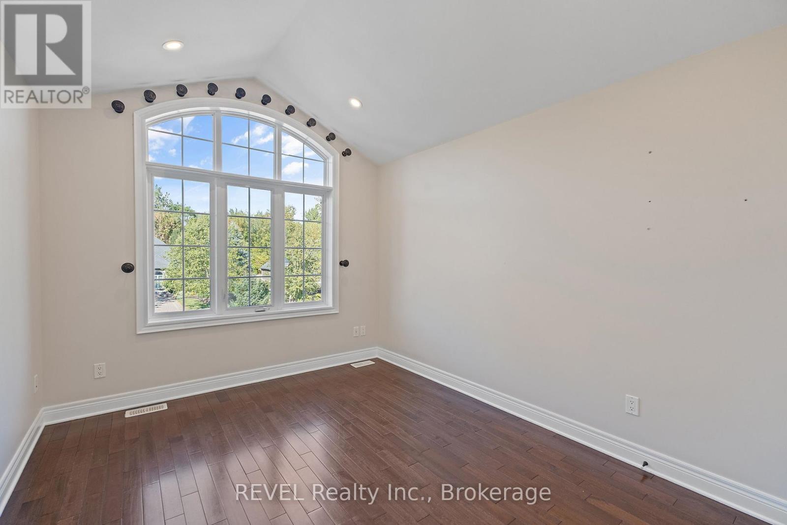 6718 Domenic Crescent, Niagara Falls (Stamford), ON - Indoor Photo Showing Other Room