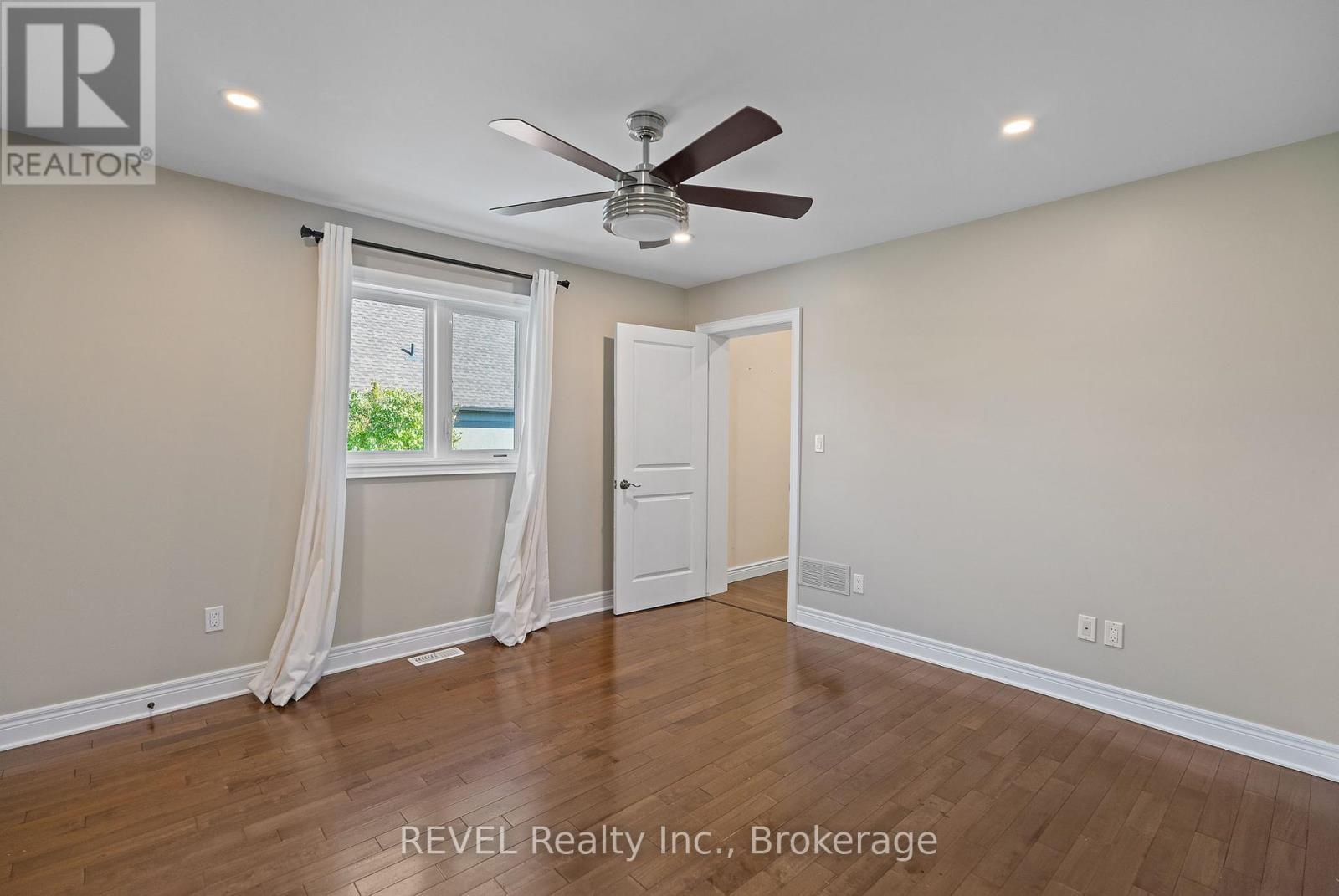 6718 Domenic Crescent, Niagara Falls (Stamford), ON - Indoor Photo Showing Other Room