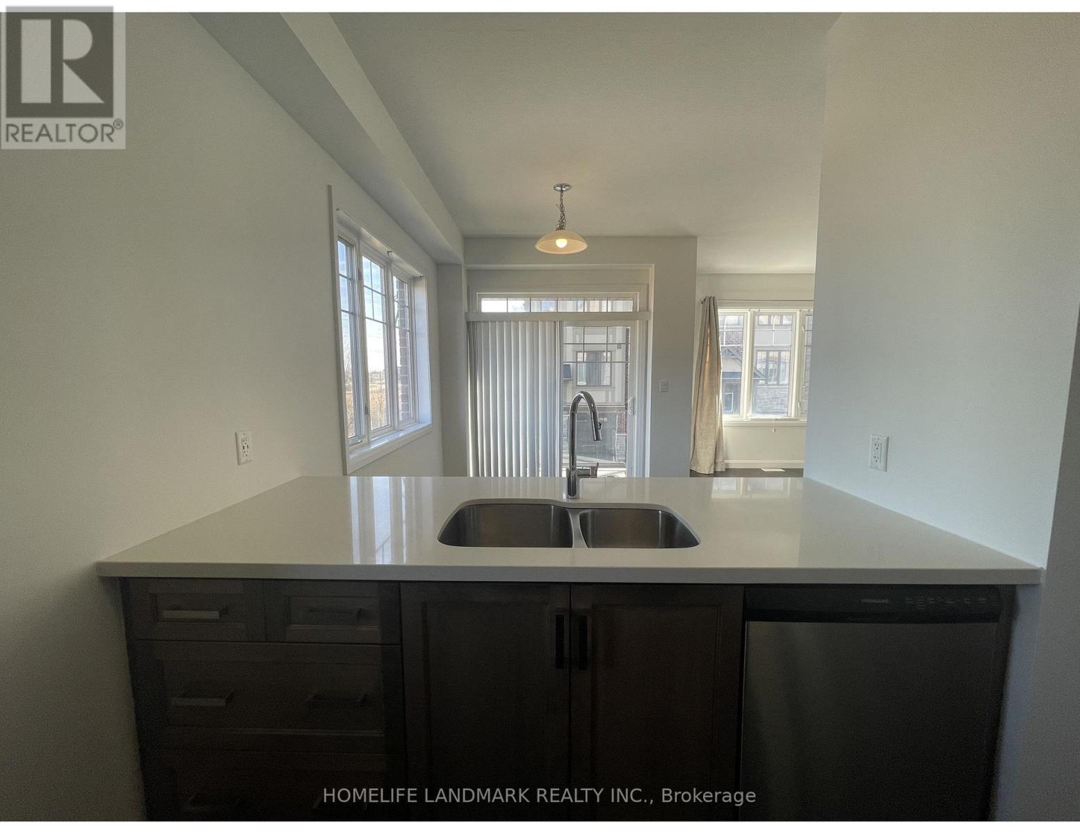 31 - 1169 Garner Road E, Hamilton, ON - Indoor Photo Showing Kitchen With Double Sink