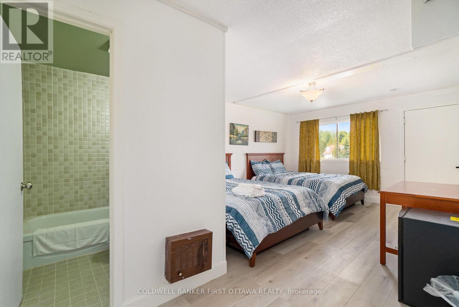 9628 Hwy 509, North Frontenac (Frontenac North), ON - Indoor Photo Showing Bedroom