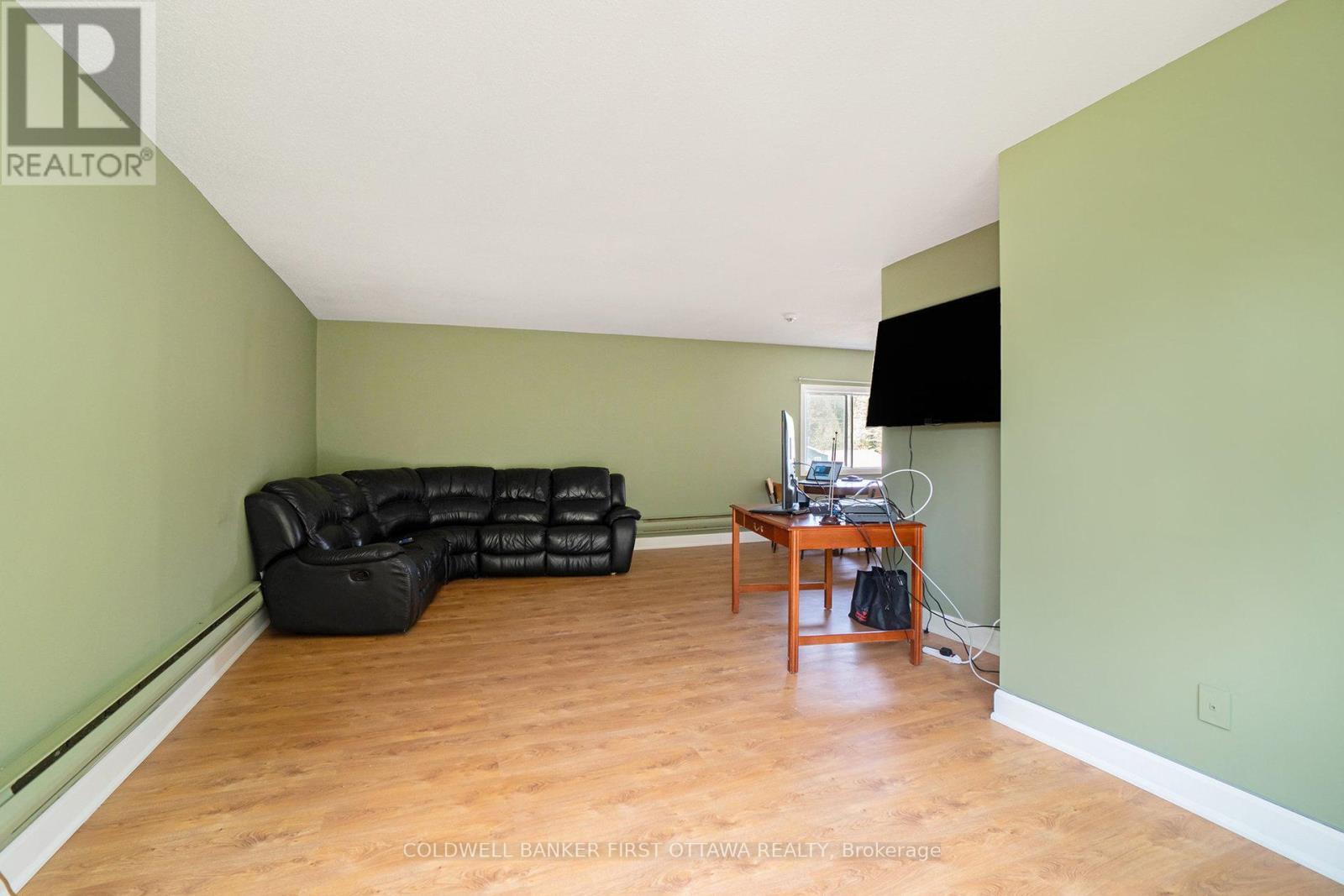 9628 Hwy 509, North Frontenac (Frontenac North), ON - Indoor Photo Showing Other Room