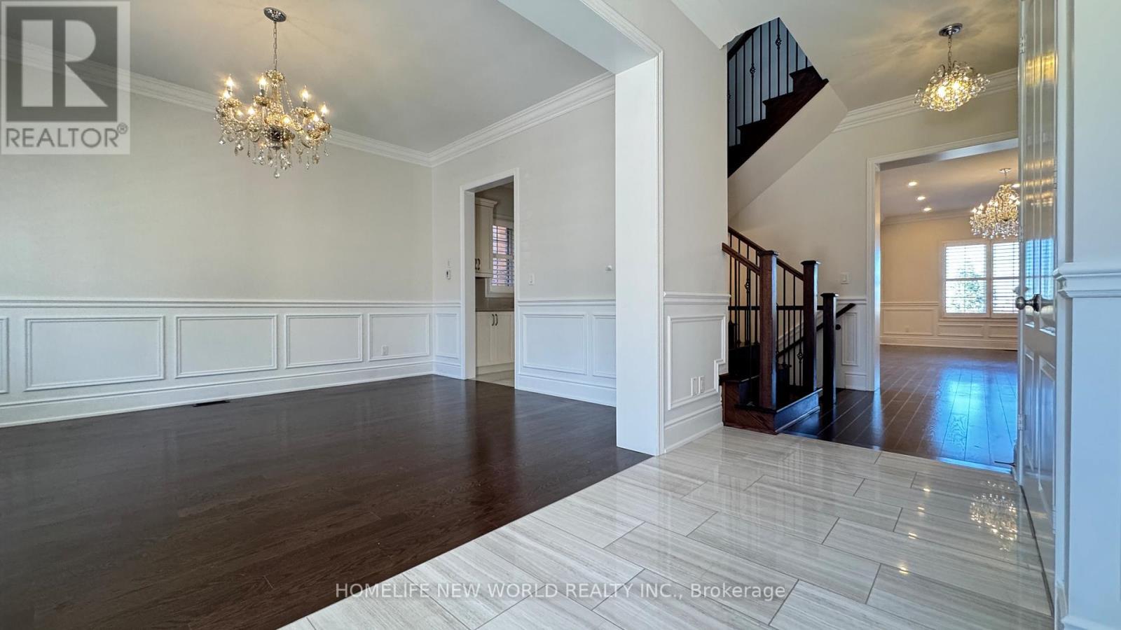 10 Ken Sinclair Crescent, Aurora, ON - Indoor Photo Showing Other Room