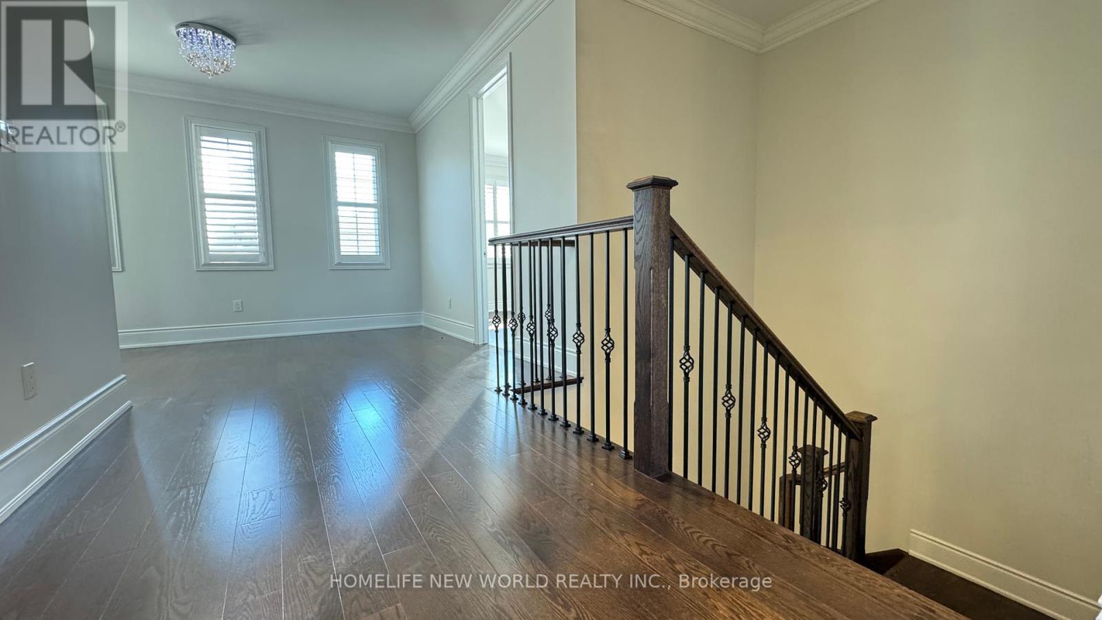 10 Ken Sinclair Crescent, Aurora, ON - Indoor Photo Showing Other Room