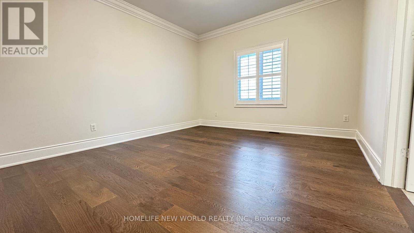 10 Ken Sinclair Crescent, Aurora, ON - Indoor Photo Showing Other Room