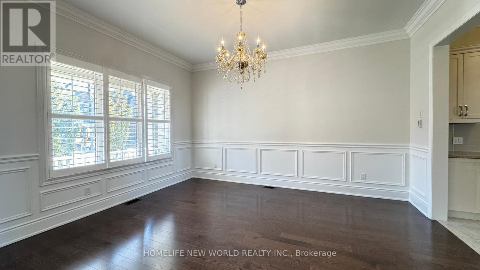 10 Ken Sinclair Crescent, Aurora, ON - Indoor Photo Showing Other Room