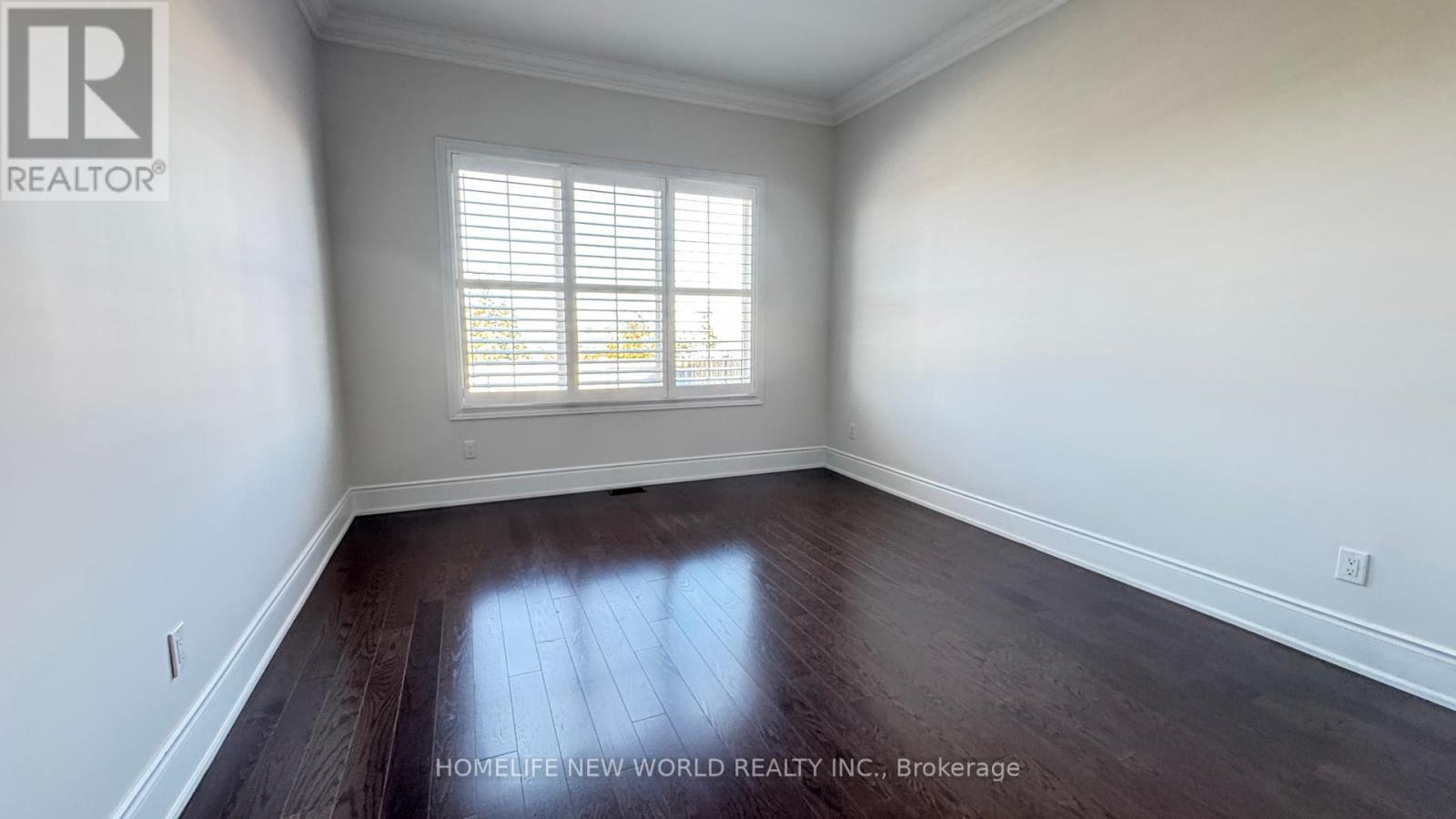 10 Ken Sinclair Crescent, Aurora, ON - Indoor Photo Showing Other Room