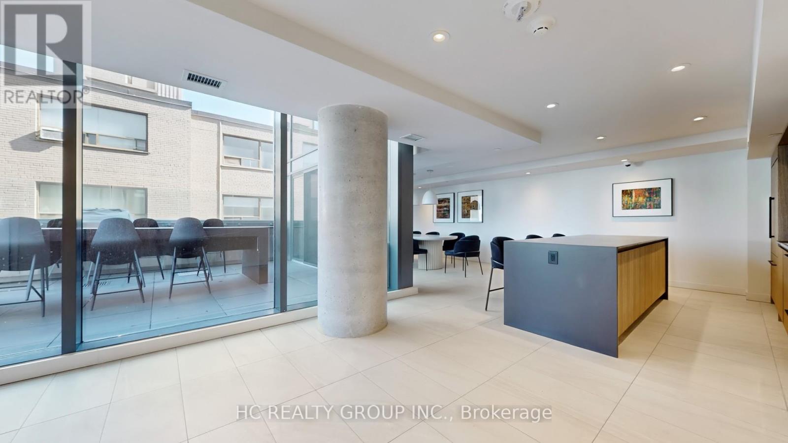 1605 - 81 Wellesley Street E, Toronto, ON - Indoor